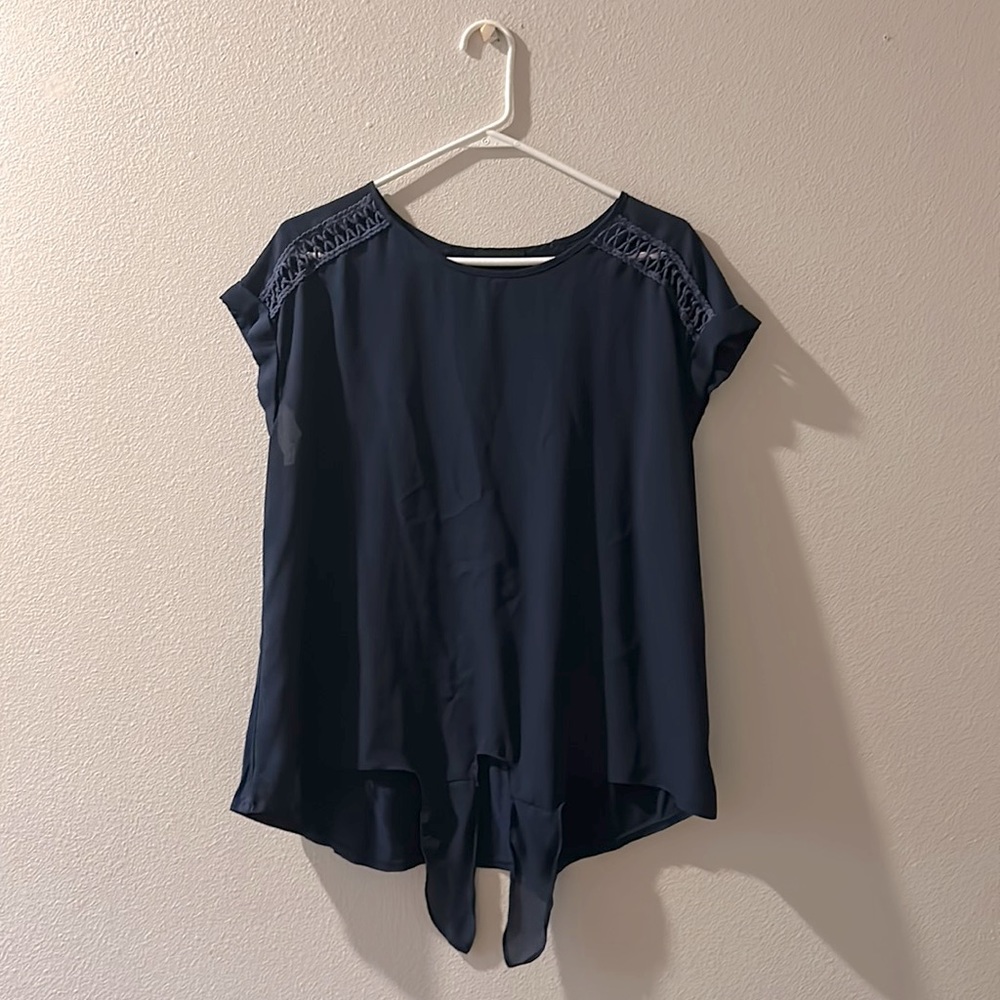 Navy sleeveless shirt with front tie